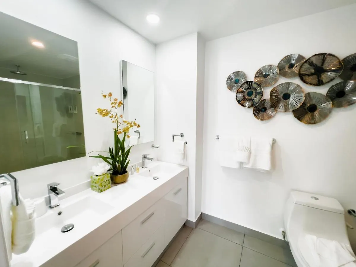 Upscaled And Modern Oceanfront Apartment Oranjestad