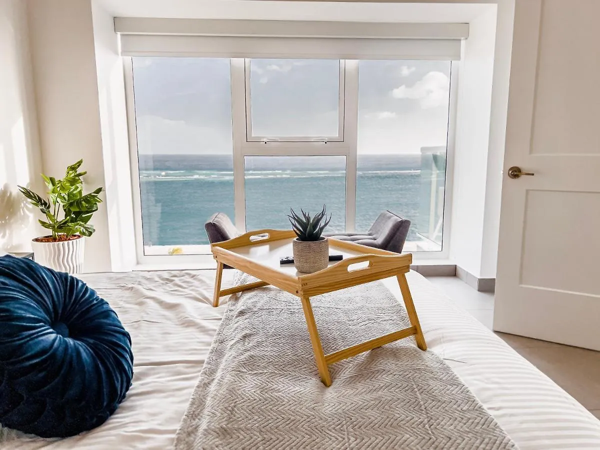 Upscaled And Modern Oceanfront Apartment Oranjestad