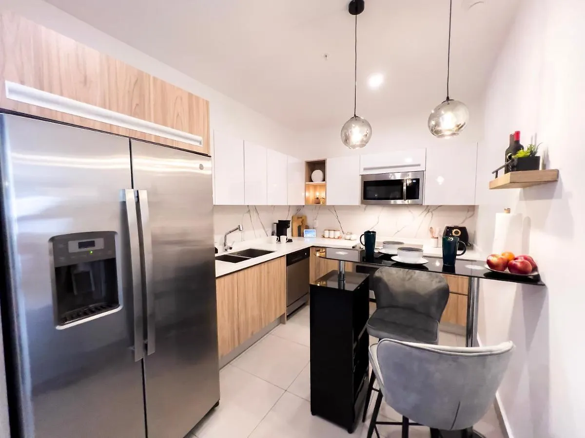Upscaled And Modern Oceanfront Apartment Oranjestad