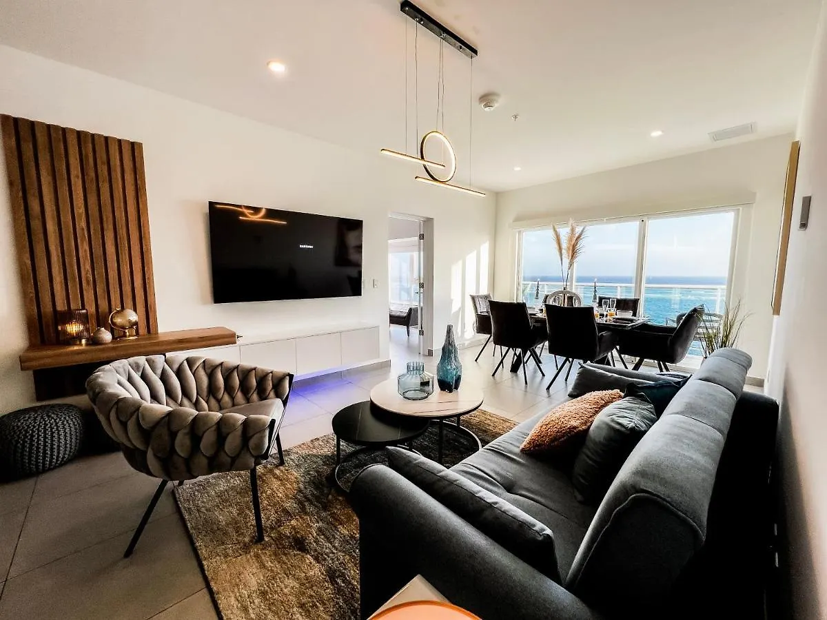 Upscaled And Modern Oceanfront Apartment Oranjestad