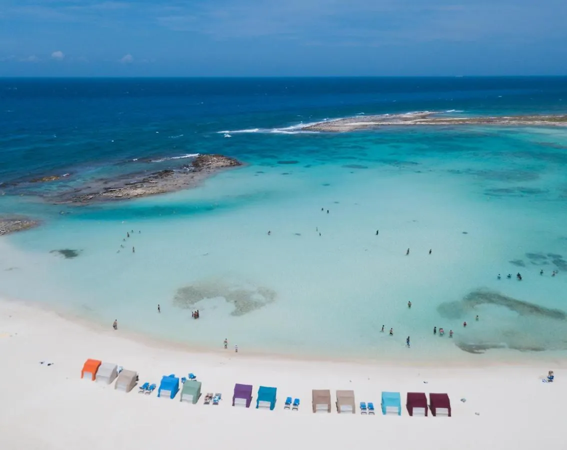 Upscaled And Modern Oceanfront Apartment Oranjestad 0*,  Aruba