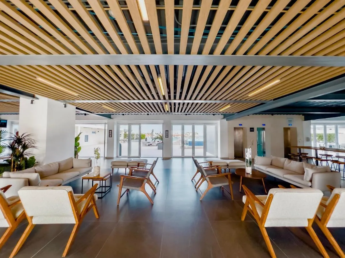 Upscaled And Modern Oceanfront Apartment Oranjestad 0*,
